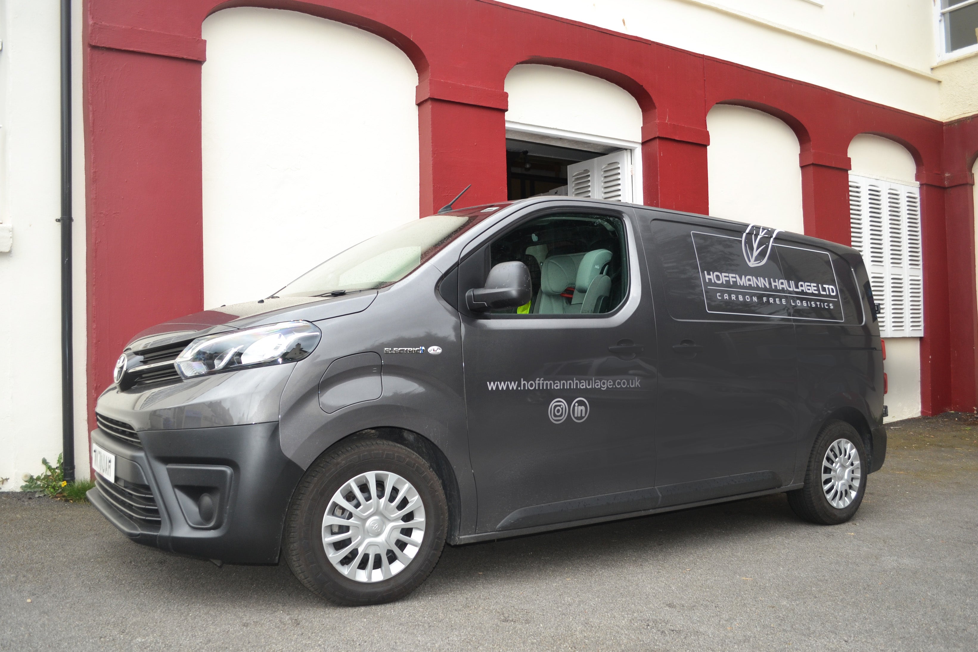 Reducing carbon emissions from local transport